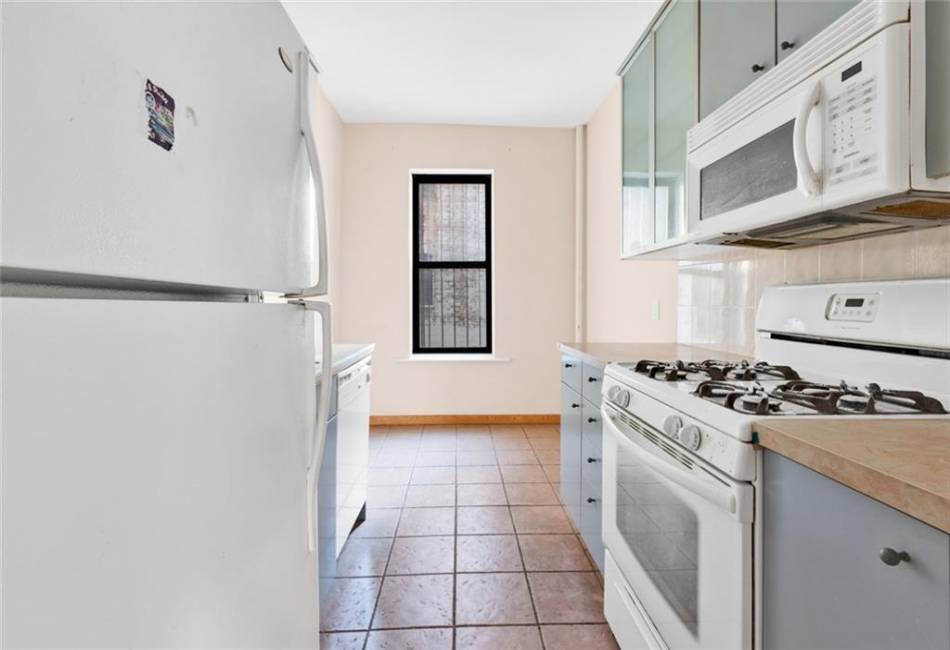 2950 Ocean Avenue, Brooklyn, New York 11235, 1 Bedroom Bedrooms, ,1 BathroomBathrooms,Residential,For Sale,Ocean,488482