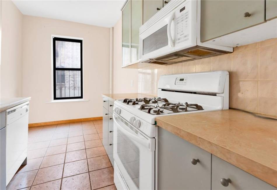 2950 Ocean Avenue, Brooklyn, New York 11235, 1 Bedroom Bedrooms, ,1 BathroomBathrooms,Residential,For Sale,Ocean,488482