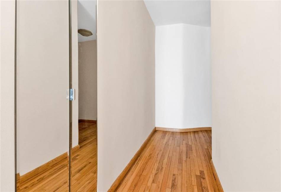 2950 Ocean Avenue, Brooklyn, New York 11235, 1 Bedroom Bedrooms, ,1 BathroomBathrooms,Residential,For Sale,Ocean,488482