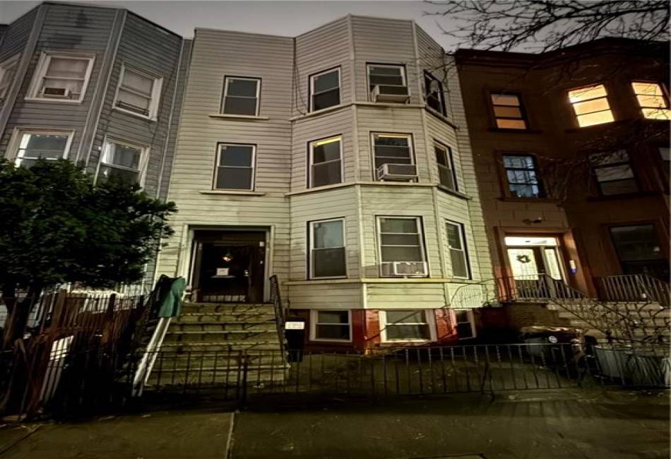 86 Cornelia Street, Brooklyn, New York 11221, 8 Bedrooms Bedrooms, ,3 BathroomsBathrooms,Residential,For Sale,Cornelia,487945