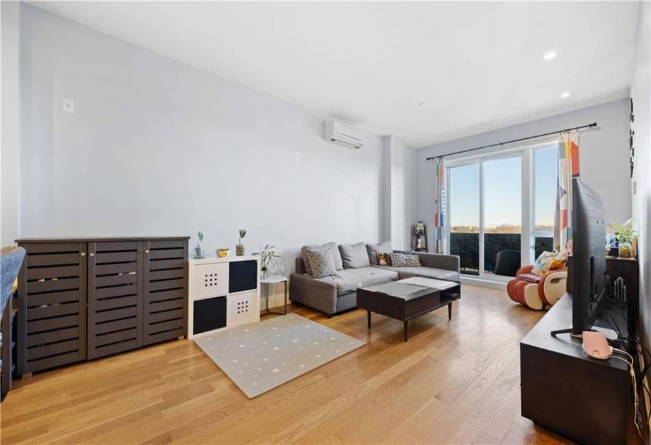 2443 Ocean Avenue, Brooklyn, New York 11229, 2 Bedrooms Bedrooms, ,2 BathroomsBathrooms,Residential,For Sale,Ocean,488426