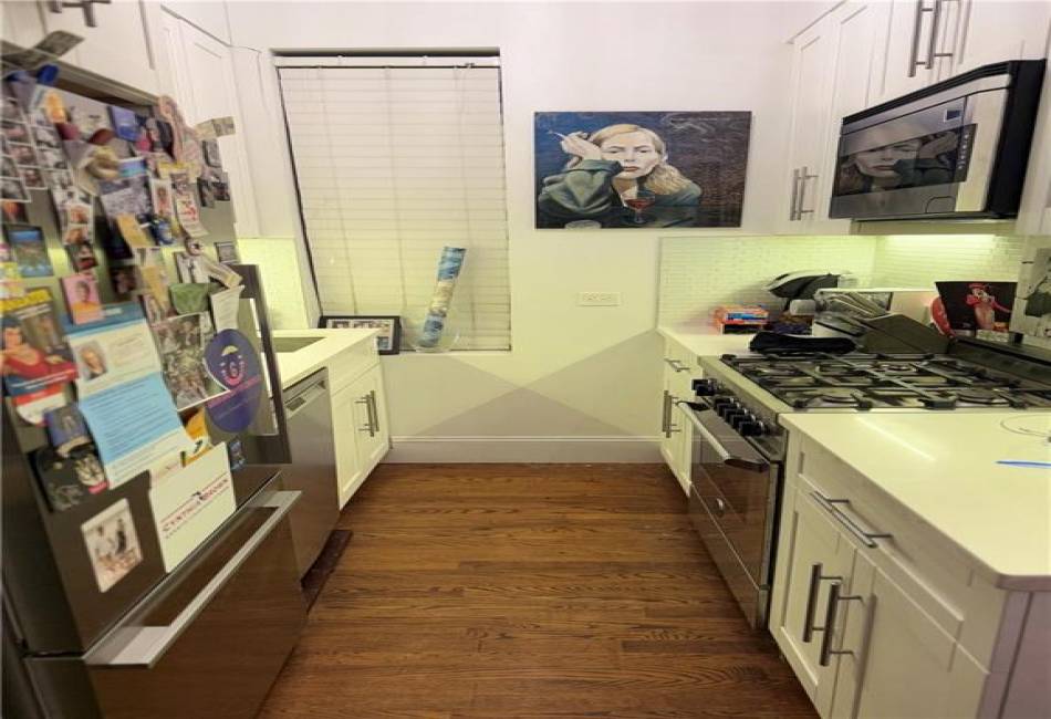 24-75 38th Street, Astoria, New York 11101, 1 Bedroom Bedrooms, ,1 BathroomBathrooms,Residential,For Sale,38th,488582