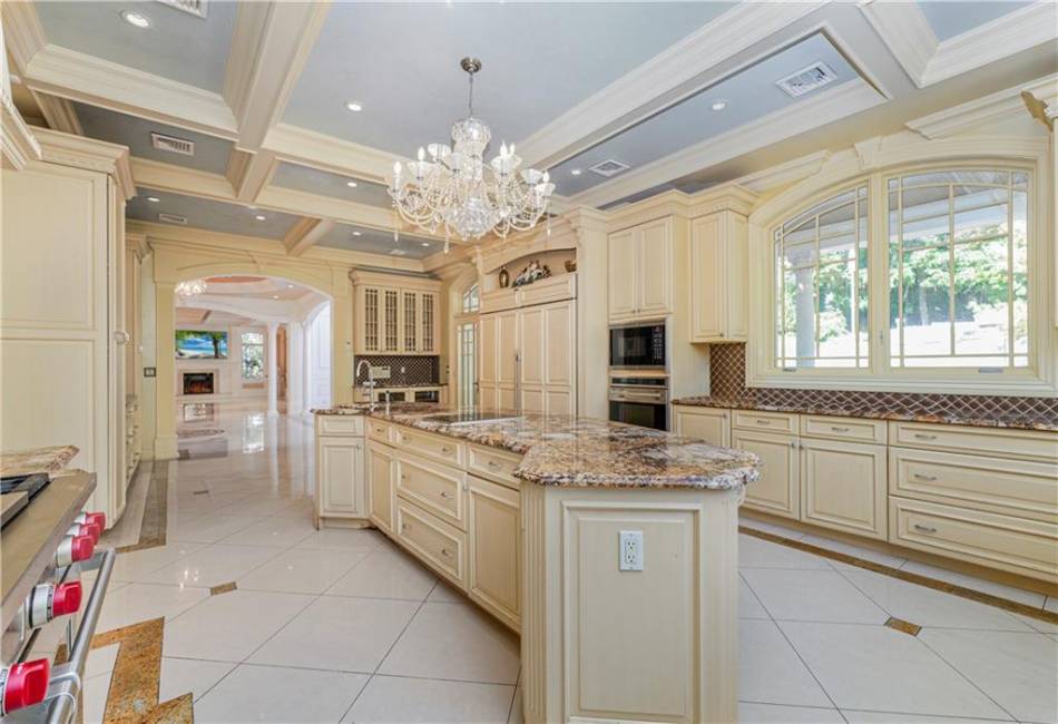 96 Circle Road, Staten Island, New York 10304, 9 Bedrooms Bedrooms, ,9 BathroomsBathrooms,Residential,For Sale,Circle,488591