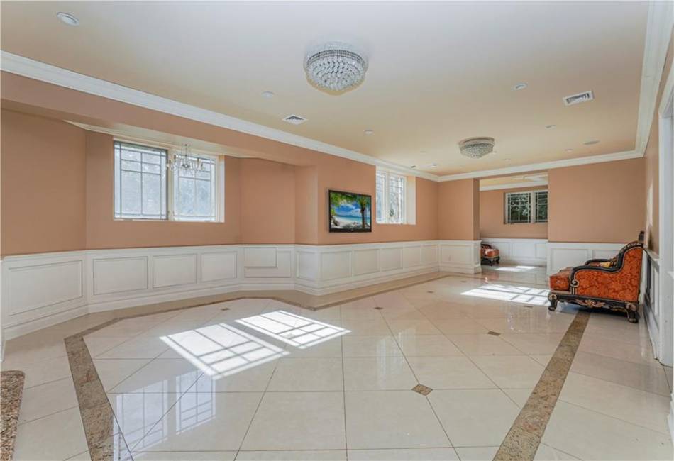 96 Circle Road, Staten Island, New York 10304, 9 Bedrooms Bedrooms, ,9 BathroomsBathrooms,Residential,For Sale,Circle,488591