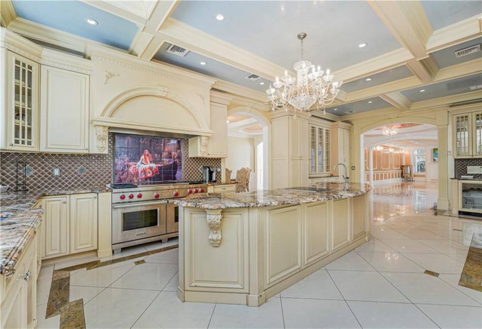 96 Circle Road, Staten Island, New York 10304, 9 Bedrooms Bedrooms, ,9 BathroomsBathrooms,Residential,For Sale,Circle,488591