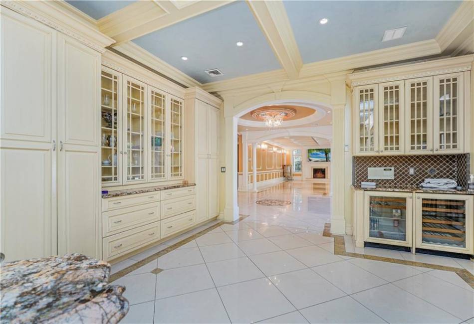 96 Circle Road, Staten Island, New York 10304, 9 Bedrooms Bedrooms, ,9 BathroomsBathrooms,Residential,For Sale,Circle,488591