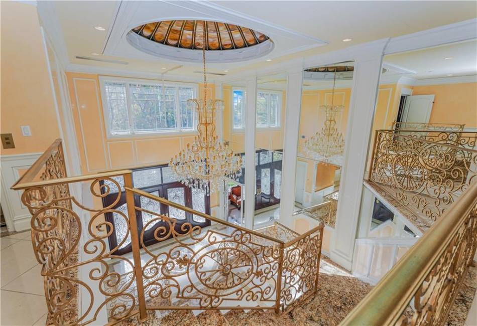 96 Circle Road, Staten Island, New York 10304, 9 Bedrooms Bedrooms, ,9 BathroomsBathrooms,Residential,For Sale,Circle,488591