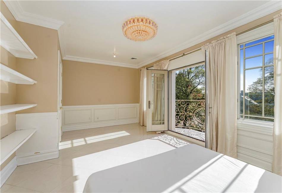96 Circle Road, Staten Island, New York 10304, 9 Bedrooms Bedrooms, ,9 BathroomsBathrooms,Residential,For Sale,Circle,488591