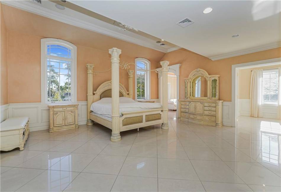 96 Circle Road, Staten Island, New York 10304, 9 Bedrooms Bedrooms, ,9 BathroomsBathrooms,Residential,For Sale,Circle,488591