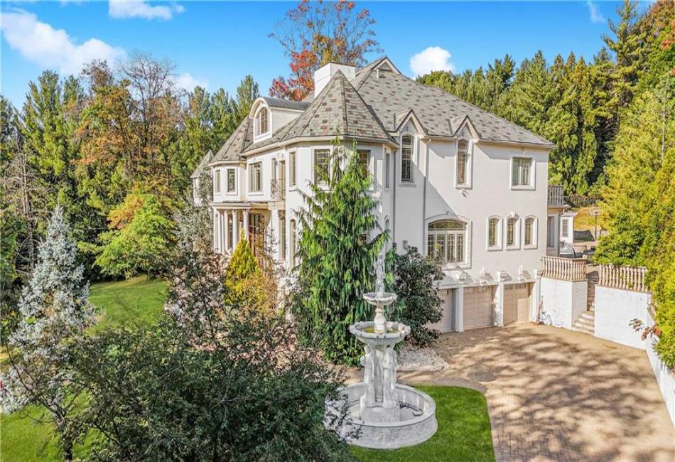 96 Circle Road, Staten Island, New York 10304, 9 Bedrooms Bedrooms, ,9 BathroomsBathrooms,Residential,For Sale,Circle,488591