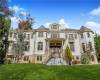 96 Circle Road, Staten Island, New York 10304, 9 Bedrooms Bedrooms, ,9 BathroomsBathrooms,Residential,For Sale,Circle,488591