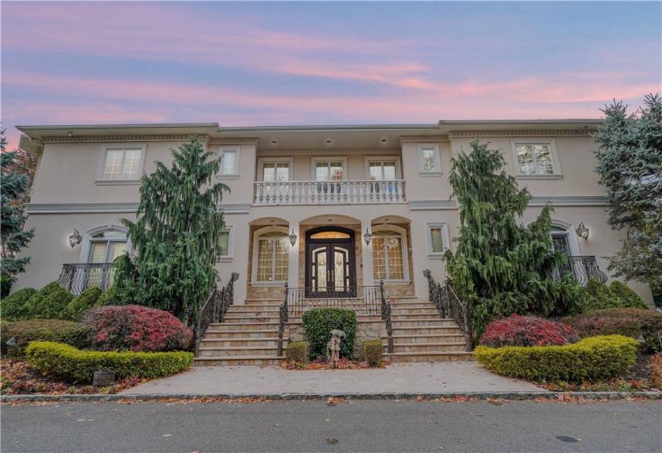 51 Romer Road, Staten Island, New York 10304, 5 Bedrooms Bedrooms, ,8 BathroomsBathrooms,Residential,For Sale,Romer,488592