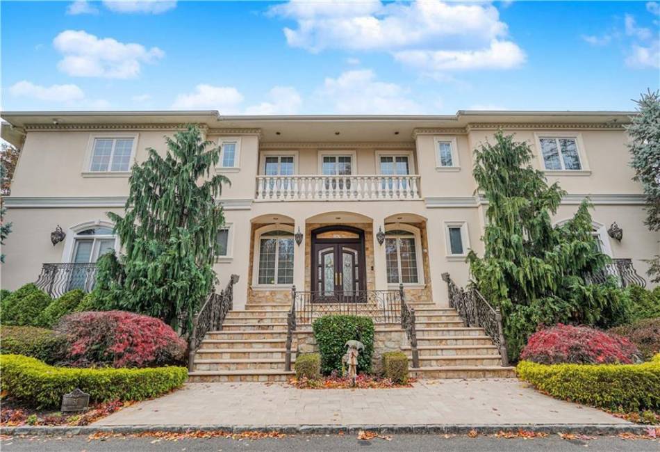 51 Romer Road, Staten Island, New York 10304, 5 Bedrooms Bedrooms, ,8 BathroomsBathrooms,Residential,For Sale,Romer,488592