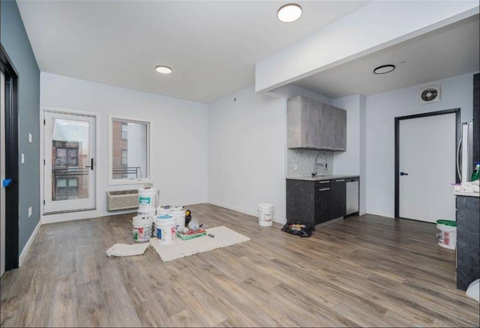 2733 12th Street, Brooklyn, New York 11235, 1 Bedroom Bedrooms, ,1 BathroomBathrooms,Rental,For Sale,12th,488604