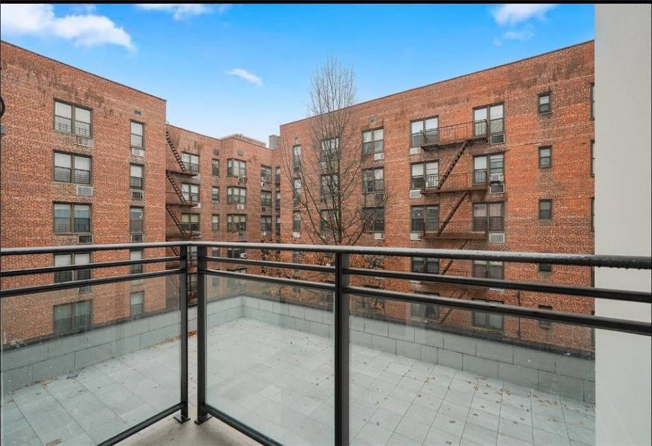 2733 12th Street, Brooklyn, New York 11235, 1 Bedroom Bedrooms, ,1 BathroomBathrooms,Rental,For Sale,12th,488604