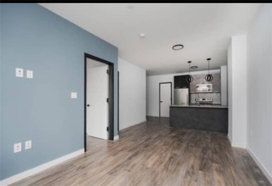 2733 12th Street, Brooklyn, New York 11235, 1 Bedroom Bedrooms, ,1 BathroomBathrooms,Rental,For Sale,12th,488605