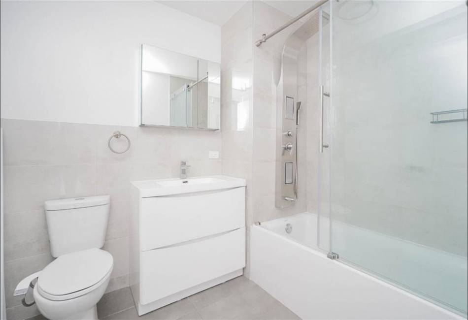 2733 12th Street, Brooklyn, New York 11235, 1 Bedroom Bedrooms, ,1 BathroomBathrooms,Rental,For Sale,12th,488605