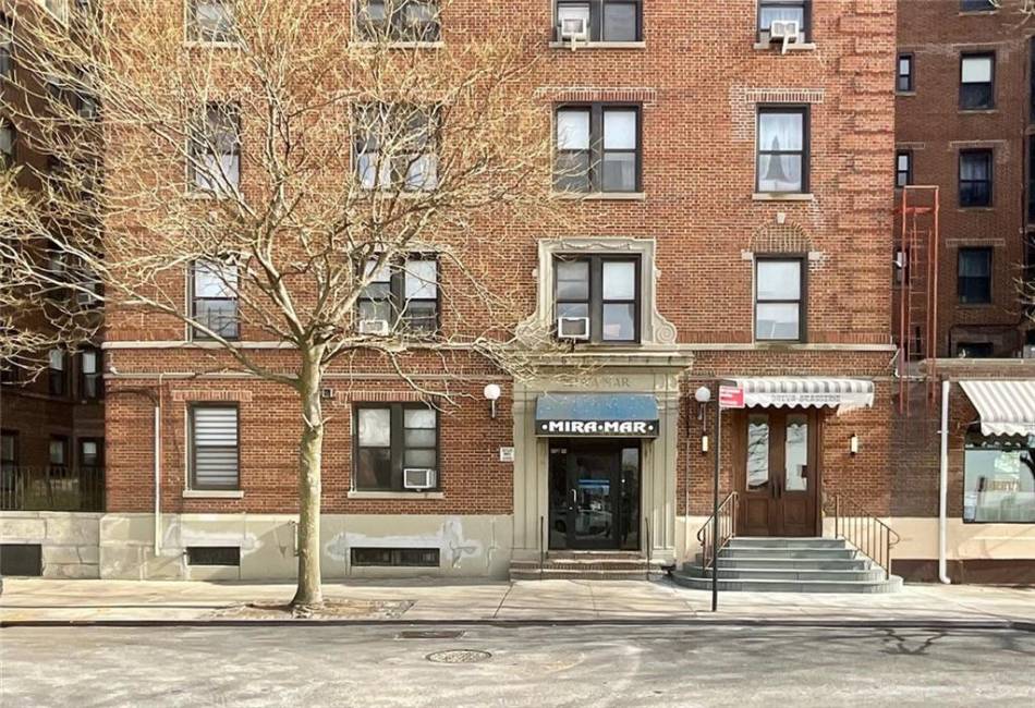 3145 Brighton 4th Street, Brooklyn, New York 11235, 1 Bedroom Bedrooms, ,1 BathroomBathrooms,Residential,For Sale,Brighton 4th,488612