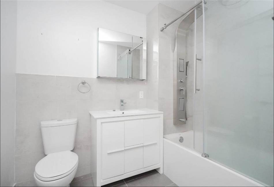 2733 12th Street, Brooklyn, New York 11235, ,1 BathroomBathrooms,Rental,For Sale,12th,488615