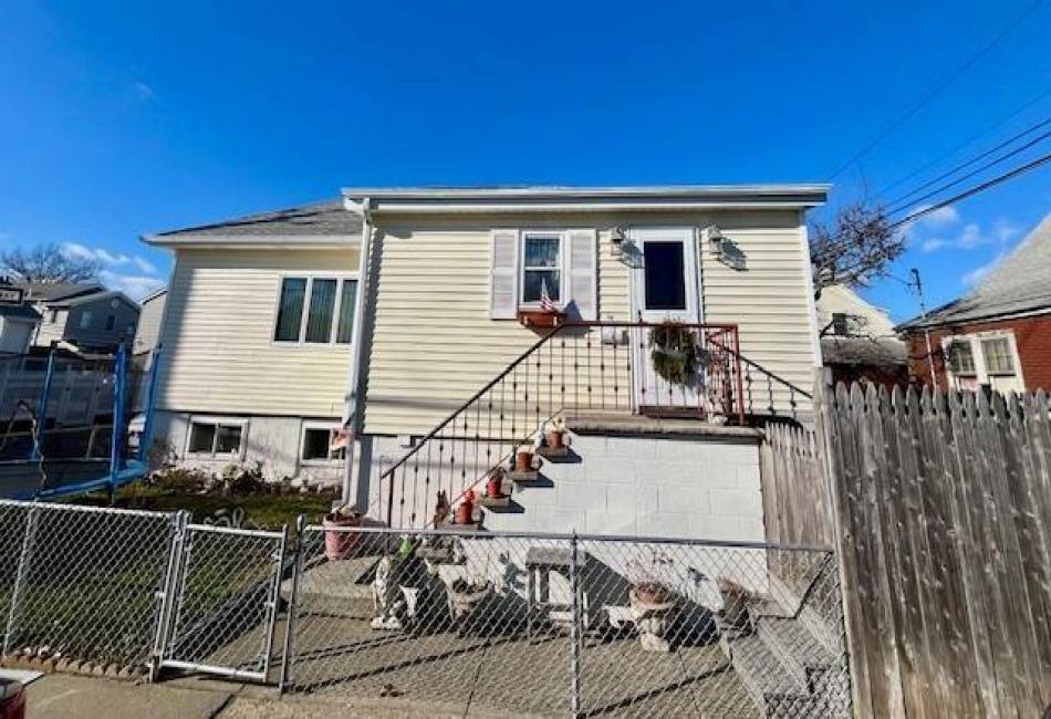 26 Ira Court, Brooklyn, New York 11229, 4 Bedrooms Bedrooms, ,2 BathroomsBathrooms,Residential,For Sale,Ira,488484