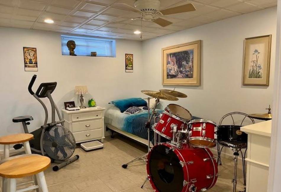 26 Ira Court, Brooklyn, New York 11229, 4 Bedrooms Bedrooms, ,2 BathroomsBathrooms,Residential,For Sale,Ira,488484