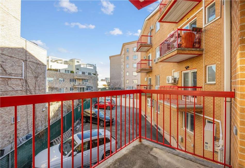 2801 28th Street, Brooklyn, New York 11235, 2 Bedrooms Bedrooms, ,2 BathroomsBathrooms,Residential,For Sale,28th,488565