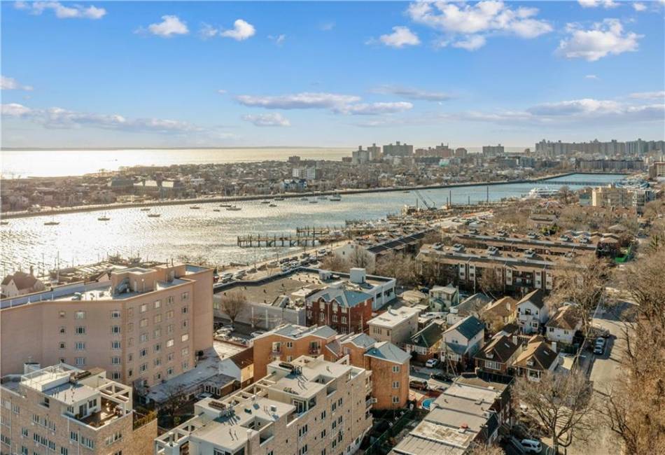 2801 28th Street, Brooklyn, New York 11235, 2 Bedrooms Bedrooms, ,2 BathroomsBathrooms,Residential,For Sale,28th,488565