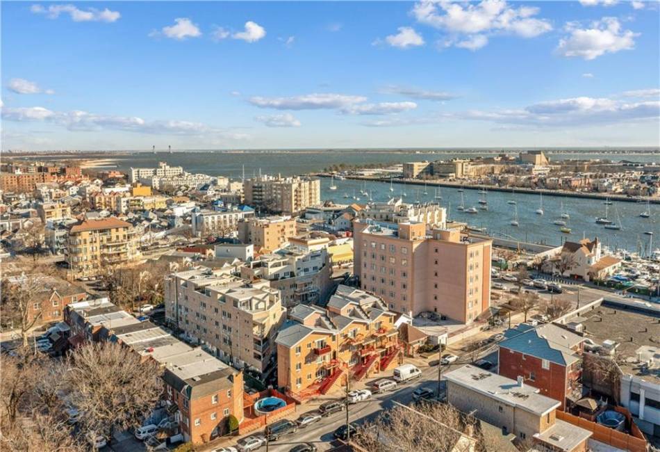 2801 28th Street, Brooklyn, New York 11235, 2 Bedrooms Bedrooms, ,2 BathroomsBathrooms,Residential,For Sale,28th,488565