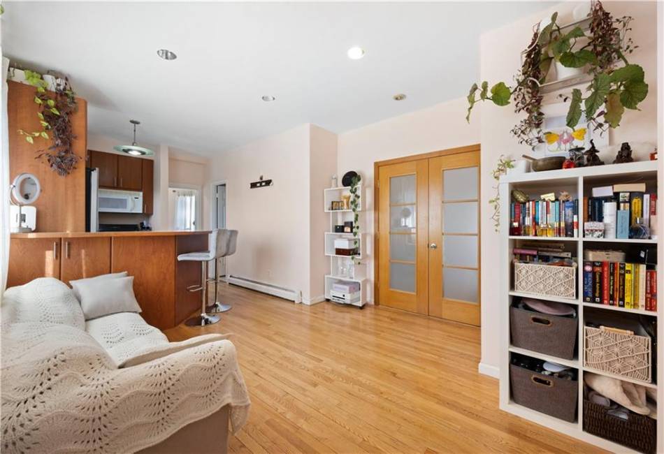 2801 28th Street, Brooklyn, New York 11235, 2 Bedrooms Bedrooms, ,2 BathroomsBathrooms,Residential,For Sale,28th,488565
