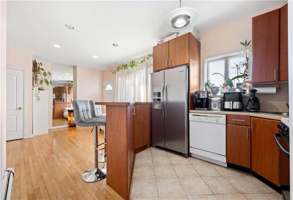 2801 28th Street, Brooklyn, New York 11235, 2 Bedrooms Bedrooms, ,2 BathroomsBathrooms,Residential,For Sale,28th,488565