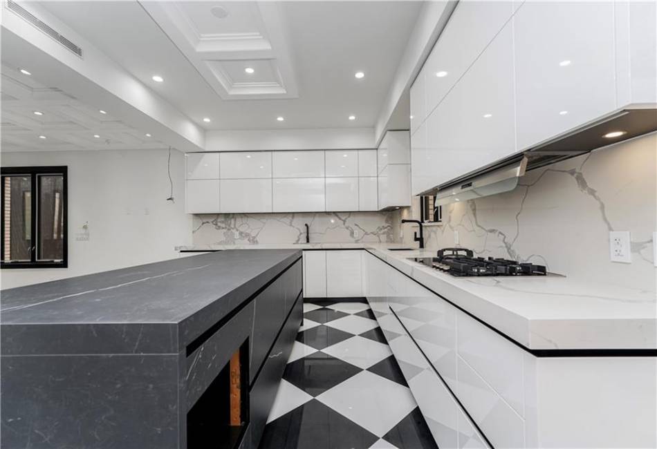 86 Whitman Drive, Brooklyn, New York 11234, 5 Bedrooms Bedrooms, ,3 BathroomsBathrooms,Residential,For Sale,Whitman,488602