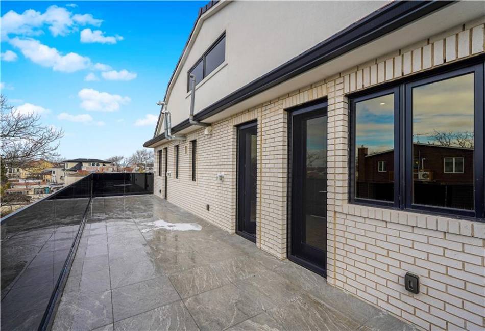 86 Whitman Drive, Brooklyn, New York 11234, 5 Bedrooms Bedrooms, ,3 BathroomsBathrooms,Residential,For Sale,Whitman,488602