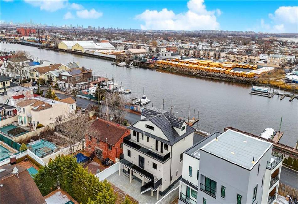 86 Whitman Drive, Brooklyn, New York 11234, 5 Bedrooms Bedrooms, ,3 BathroomsBathrooms,Residential,For Sale,Whitman,488602