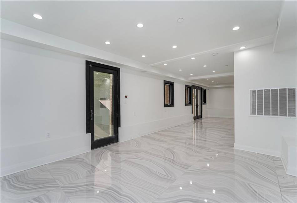86 Whitman Drive, Brooklyn, New York 11234, 5 Bedrooms Bedrooms, ,3 BathroomsBathrooms,Residential,For Sale,Whitman,488602