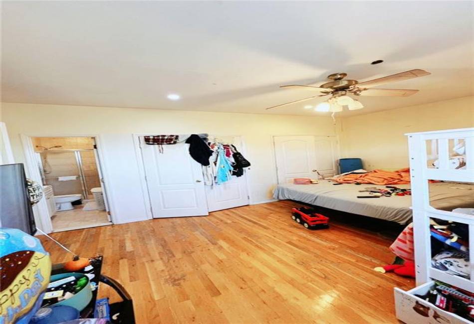 15 Bay 29th Street, Brooklyn, New York 11214, 2 Bedrooms Bedrooms, ,2 BathroomsBathrooms,Residential,For Sale,Bay 29th,488643