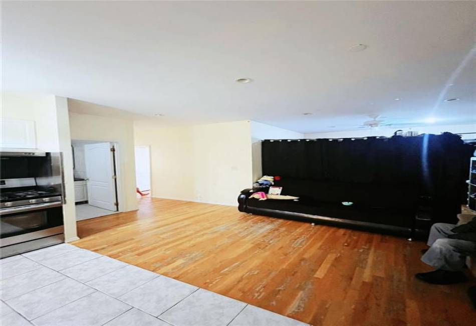 15 Bay 29th Street, Brooklyn, New York 11214, 2 Bedrooms Bedrooms, ,2 BathroomsBathrooms,Residential,For Sale,Bay 29th,488643