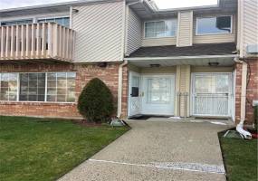 271 Bruckner Avenue, Staten Island, New York 10303, 2 Bedrooms Bedrooms, ,1 BathroomBathrooms,Residential,For Sale,Bruckner,488658