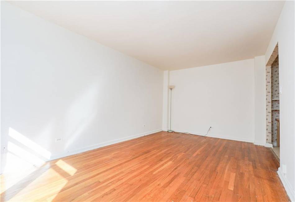 2685 7th Street, Brooklyn, New York 11235, 1 Bedroom Bedrooms, ,1 BathroomBathrooms,Residential,For Sale,7th,488661