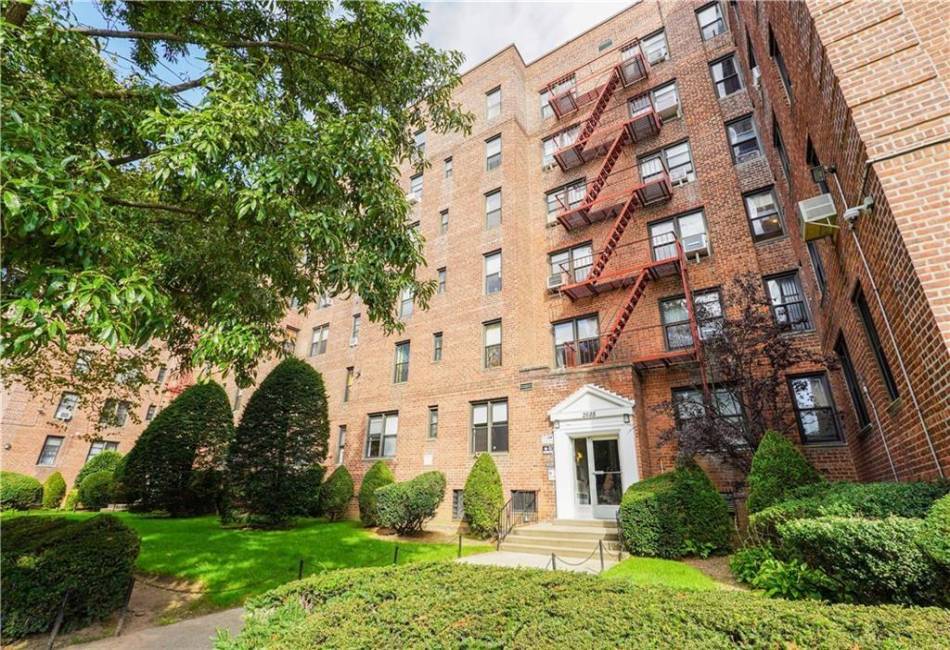 2685 7th Street, Brooklyn, New York 11235, 1 Bedroom Bedrooms, ,1 BathroomBathrooms,Residential,For Sale,7th,488661