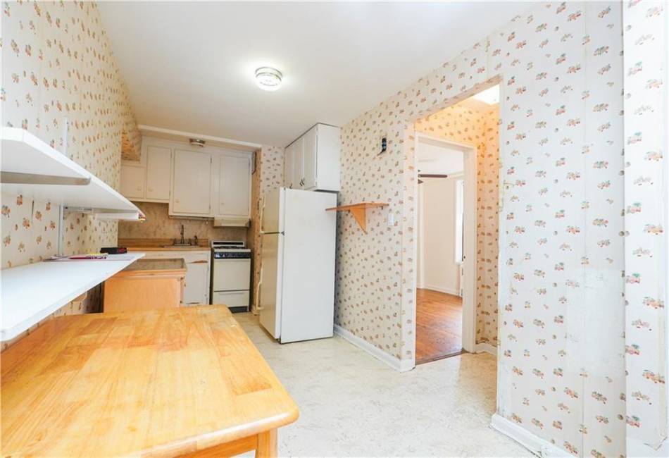 2685 7th Street, Brooklyn, New York 11235, 1 Bedroom Bedrooms, ,1 BathroomBathrooms,Residential,For Sale,7th,488661