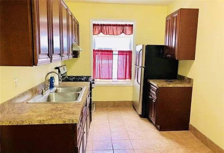 8689 15th Avenue, Brooklyn, New York 11228, 7 Bedrooms Bedrooms, ,4 BathroomsBathrooms,Residential,For Sale,15th,484675
