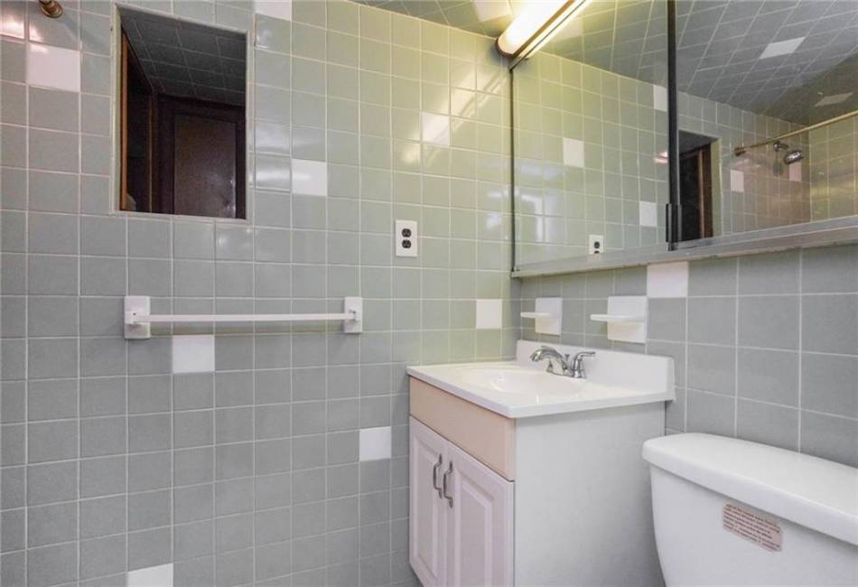 1651 82nd Street, Brooklyn, New York 11214, 4 Bedrooms Bedrooms, ,3 BathroomsBathrooms,Residential,For Sale,82nd,488632