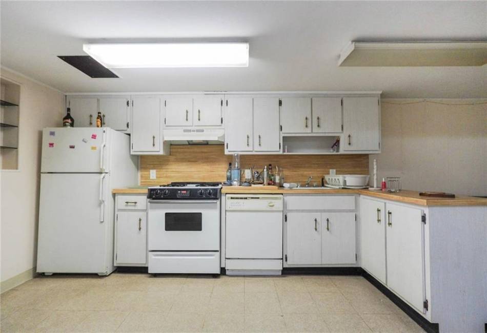 1651 82nd Street, Brooklyn, New York 11214, 4 Bedrooms Bedrooms, ,3 BathroomsBathrooms,Residential,For Sale,82nd,488632