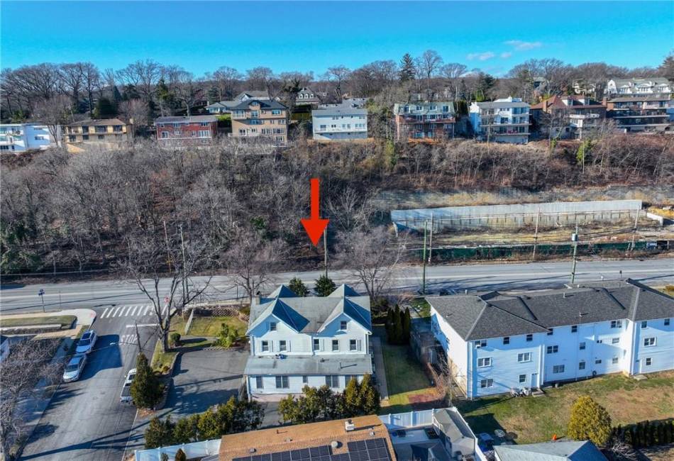 1908 Richmond Road, Staten Island, New York 10306, ,Mixed Use,For Sale,Richmond,488675