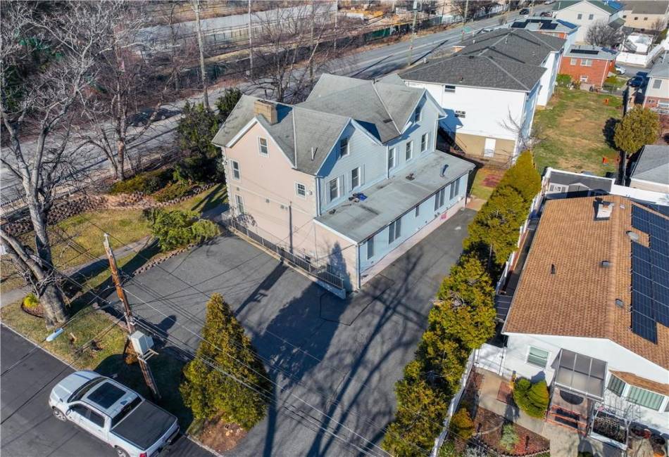 1908 Richmond Road, Staten Island, New York 10306, ,Mixed Use,For Sale,Richmond,488675