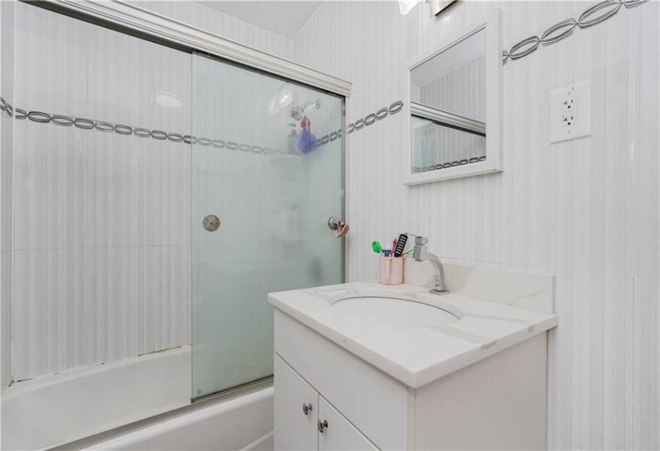 2490 65th Street, Brooklyn, New York 11204, 8 Bedrooms Bedrooms, ,5 BathroomsBathrooms,Residential,For Sale,65th,488678