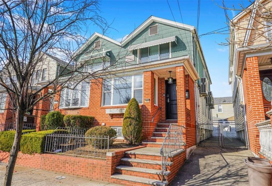 3217 Avenue R, Brooklyn, New York 11234, 3 Bedrooms Bedrooms, ,3 BathroomsBathrooms,Residential,For Sale,Avenue R,488666