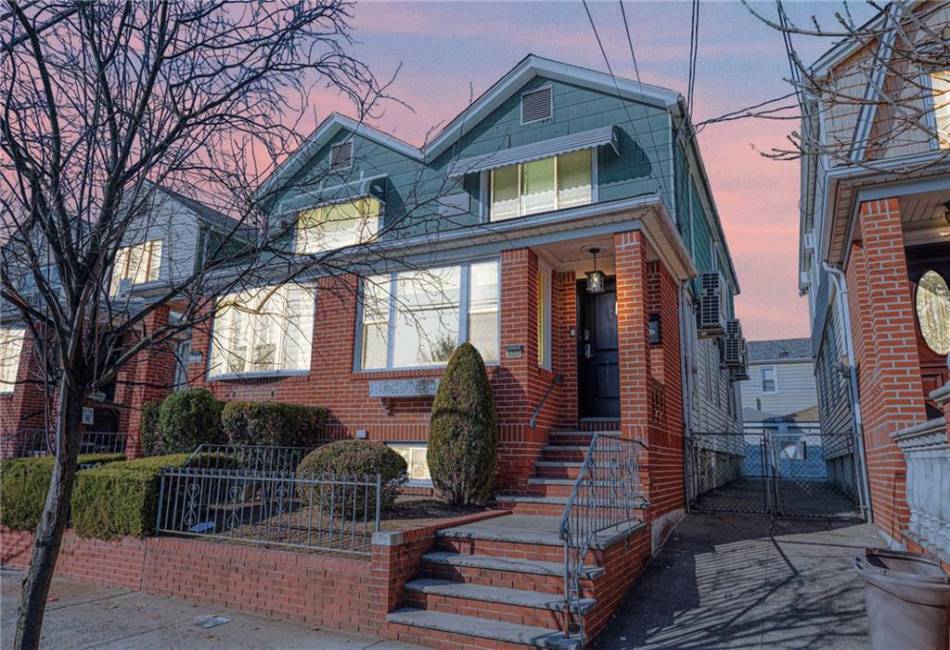 3217 Avenue R, Brooklyn, New York 11234, 3 Bedrooms Bedrooms, ,3 BathroomsBathrooms,Residential,For Sale,Avenue R,488666