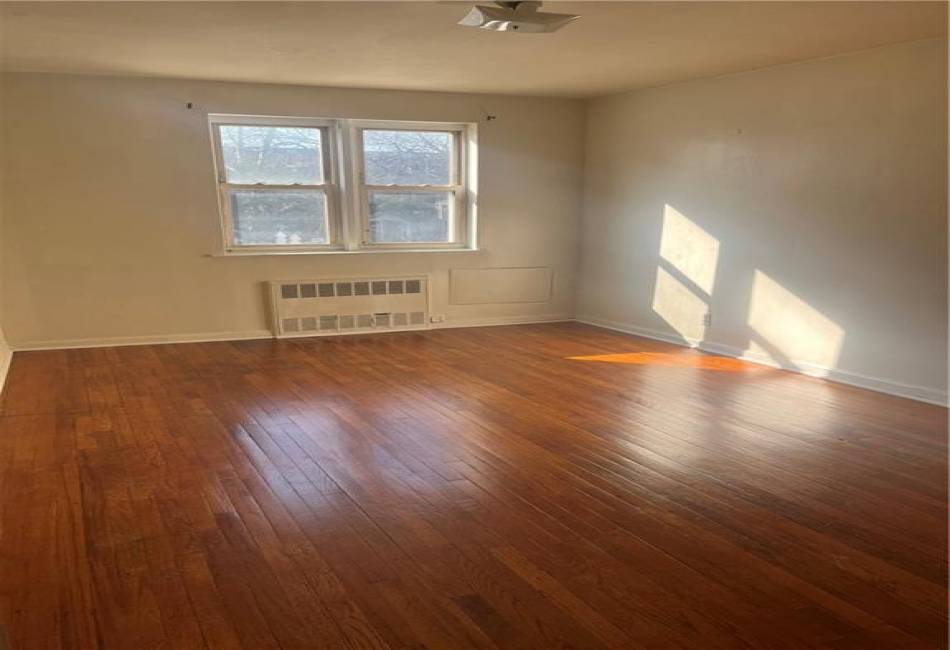 542 East 88th Street, Brooklyn, New York 11236, 2 Bedrooms Bedrooms, ,1 BathroomBathrooms,Rental,For Sale,East 88th,488685