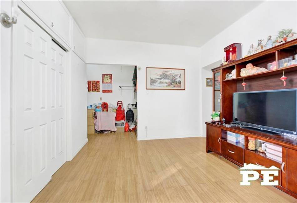 7913 Bay Pkwy, Brooklyn, New York 11214, 1 Bedroom Bedrooms, ,1 BathroomBathrooms,Residential,For Sale,Bay Pkwy,488374